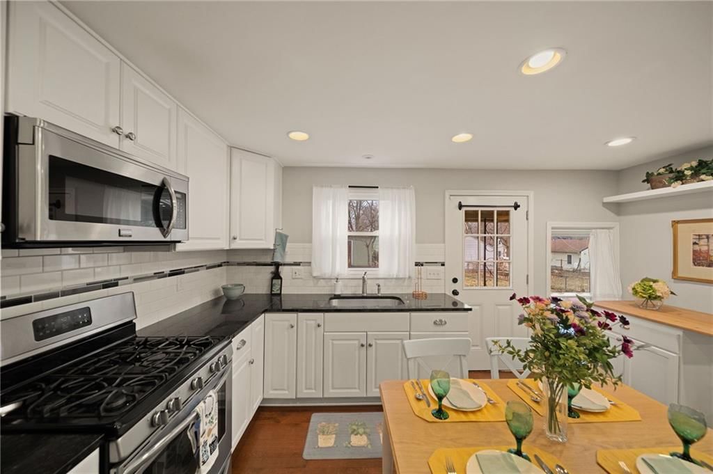 309 E 80th Terrace — photo 10