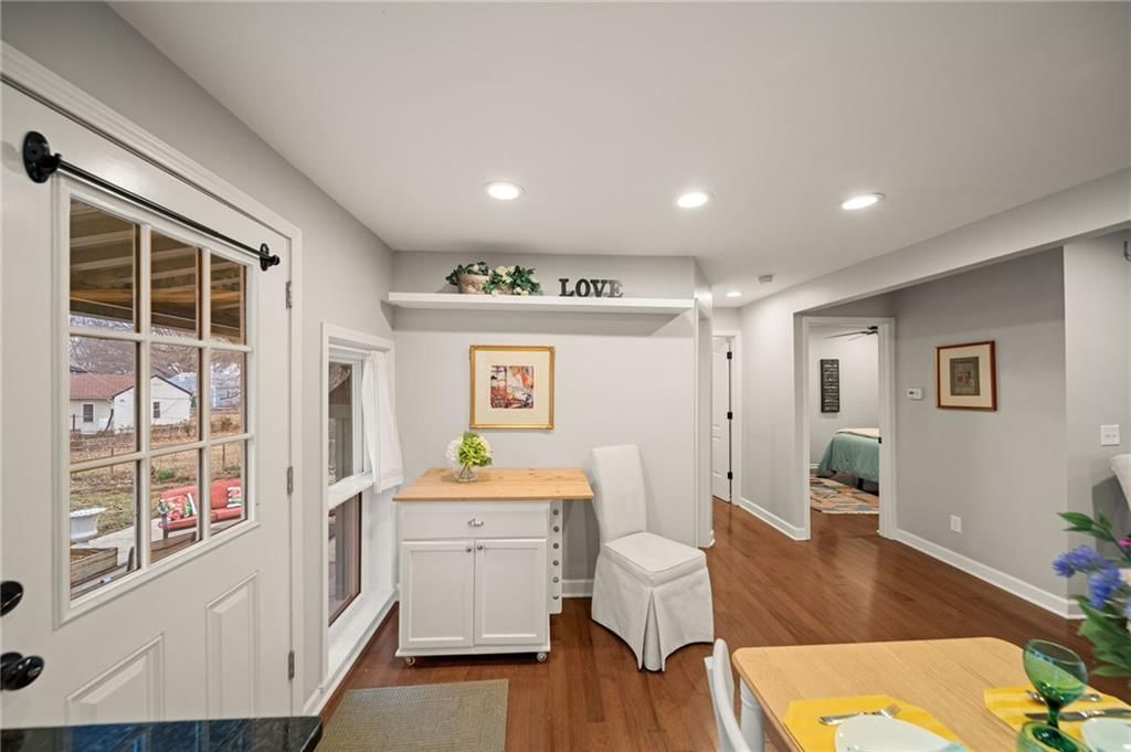 309 E 80th Terrace — photo 12