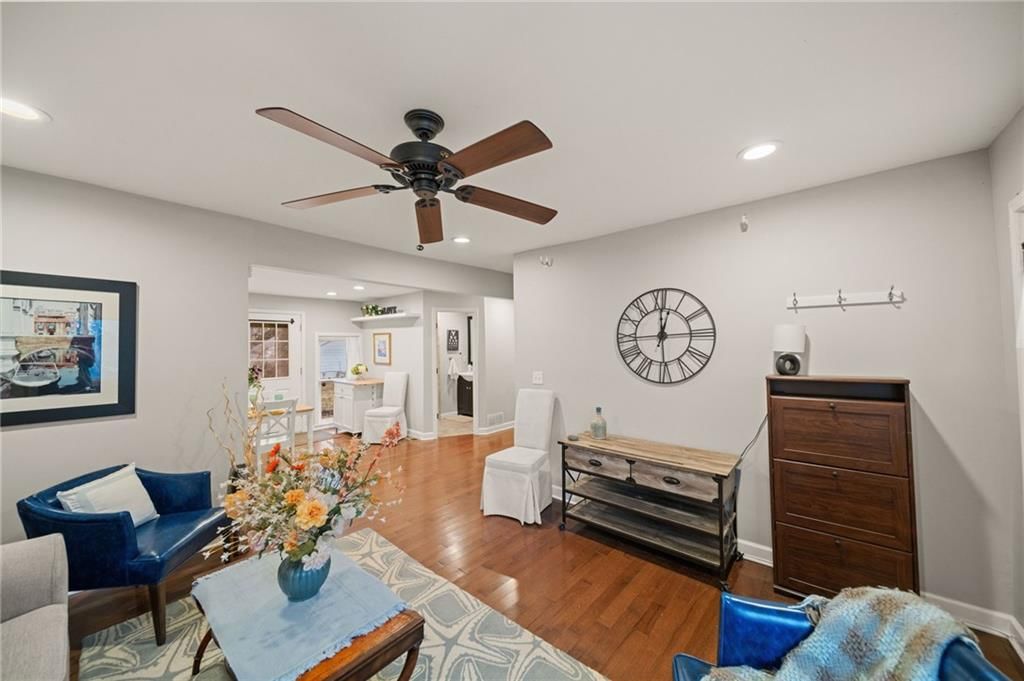 309 E 80th Terrace — photo 13
