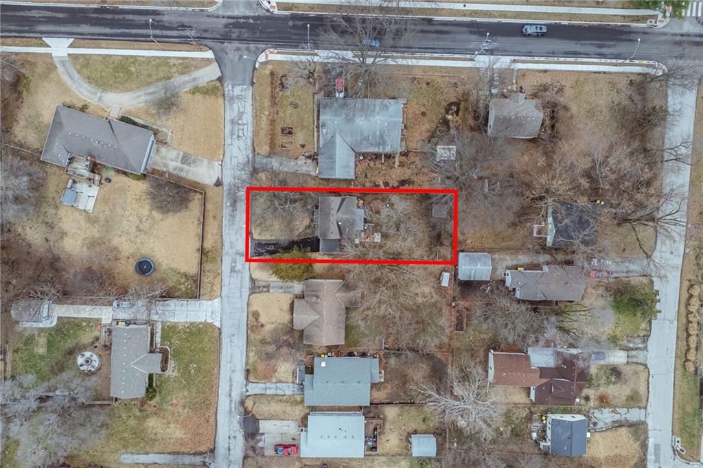 309 E 80th Terrace — photo 36
