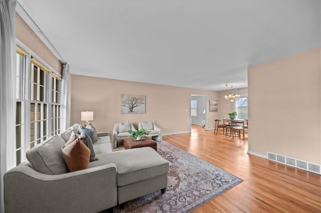 10205 Tracy Avenue — photo 4