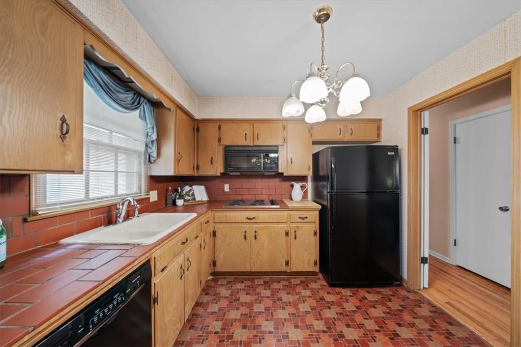 10205 Tracy Avenue — photo 11
