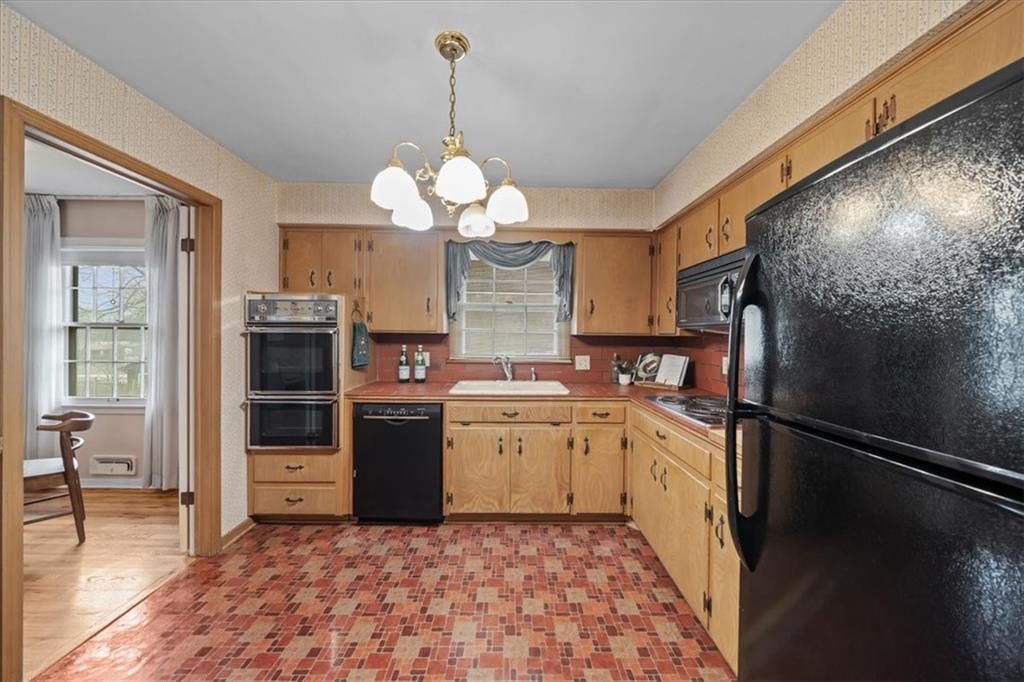 10205 Tracy Avenue — photo 13