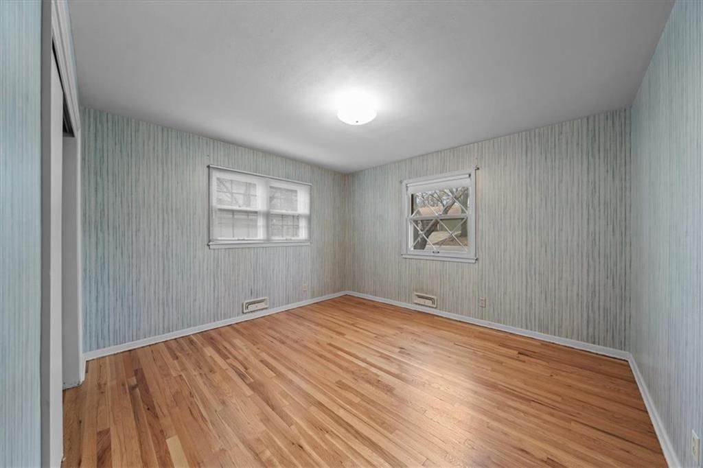 10205 Tracy Avenue — photo 16