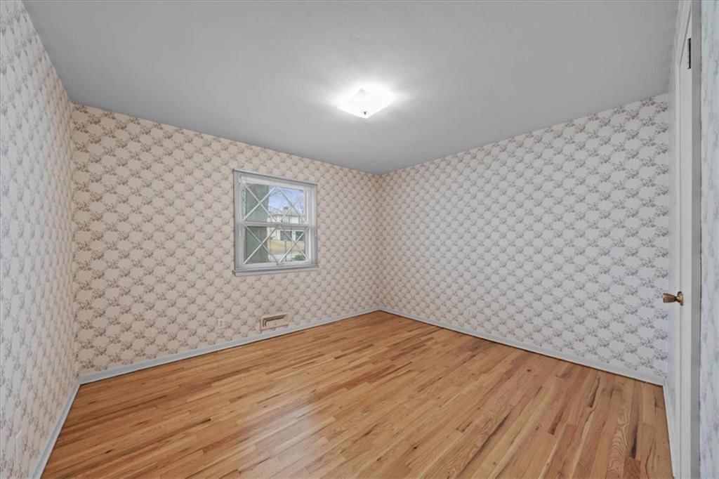 10205 Tracy Avenue — photo 17