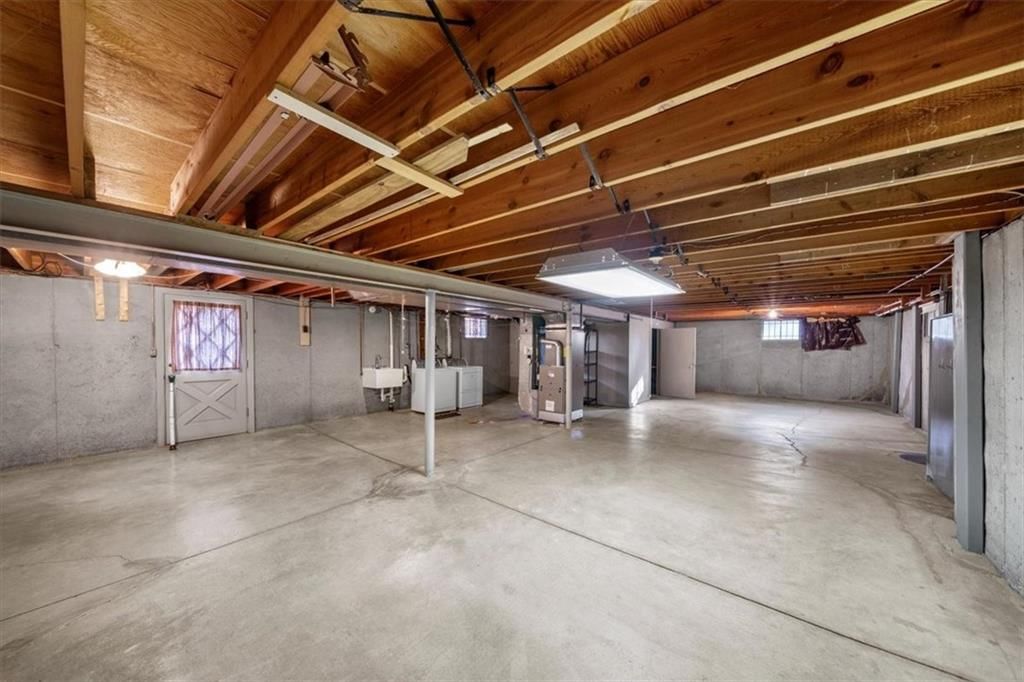 10205 Tracy Avenue — photo 19