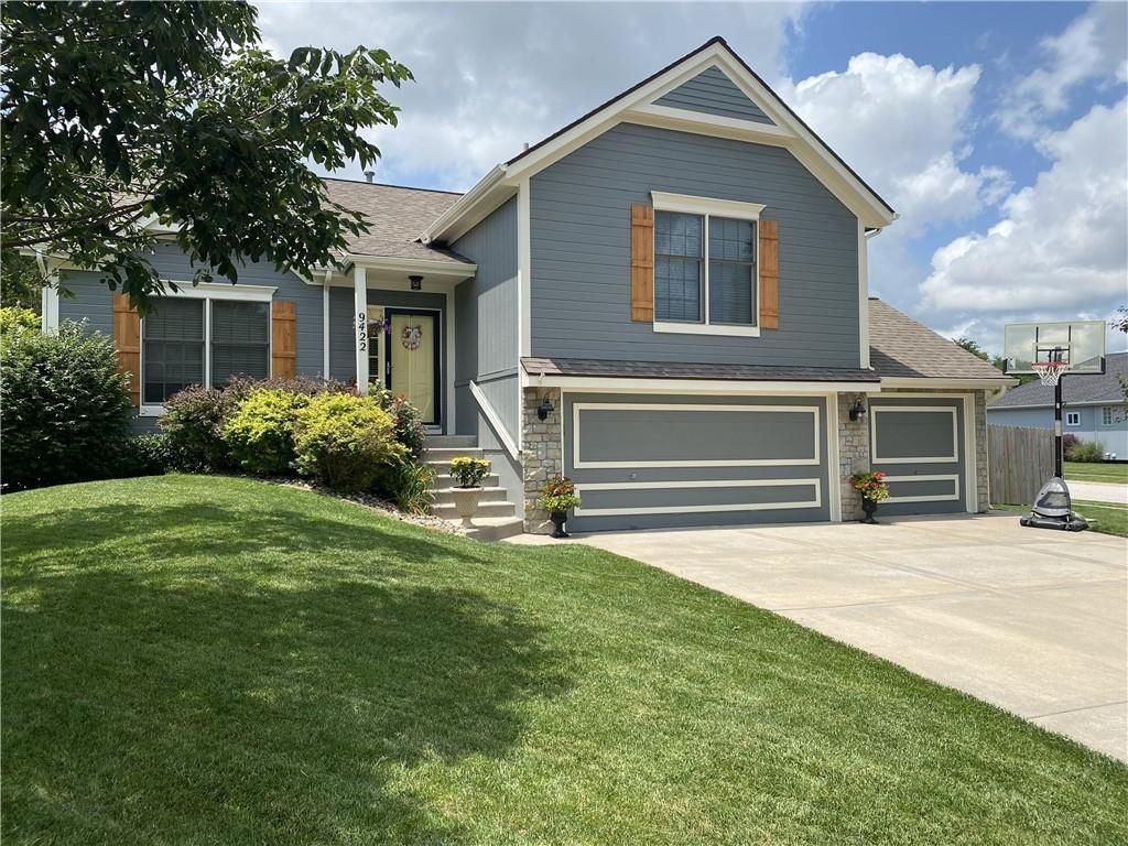 9422 N CAMPBELL Court — photo 3