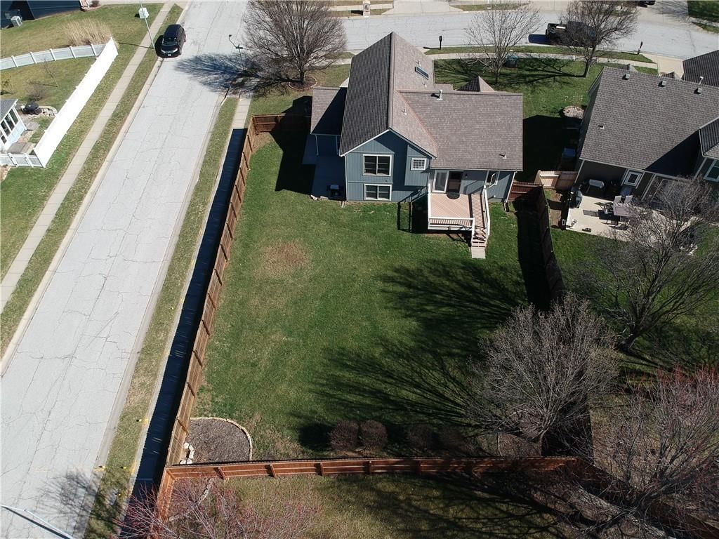 9422 N CAMPBELL Court — photo 7