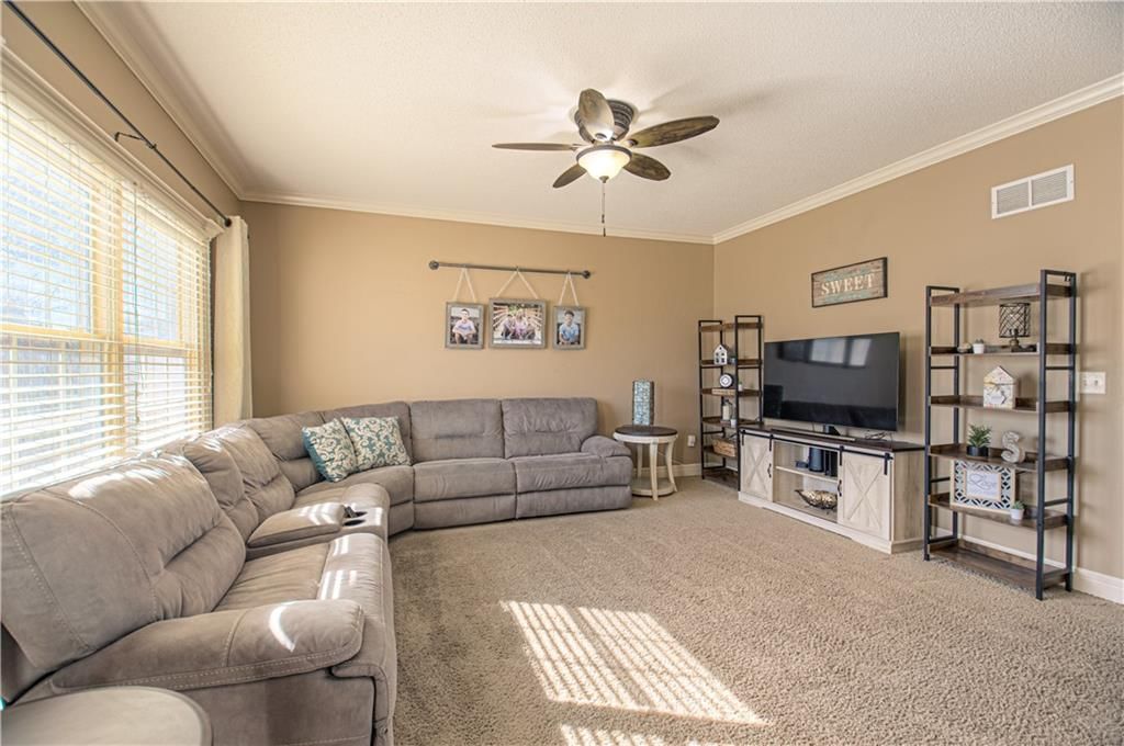 9422 N CAMPBELL Court — photo 12