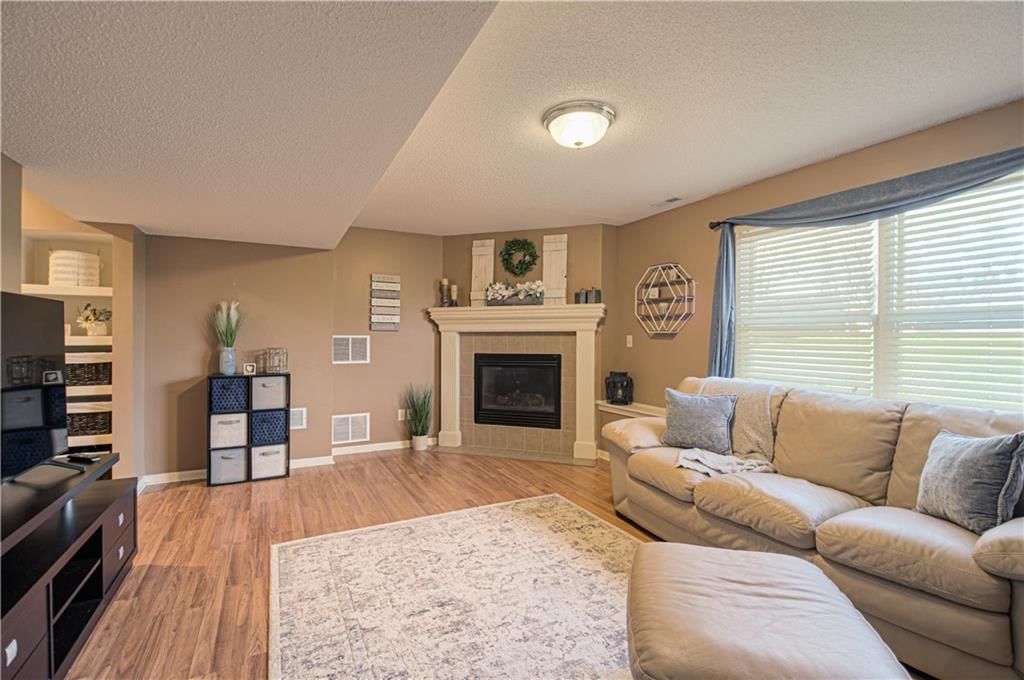 9422 N CAMPBELL Court — photo 13