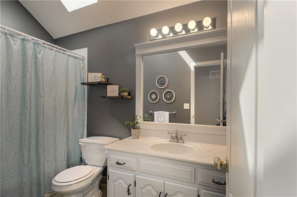 9422 N CAMPBELL Court — photo 22