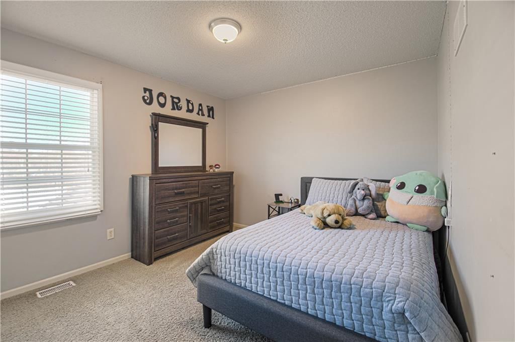 9422 N CAMPBELL Court — photo 28