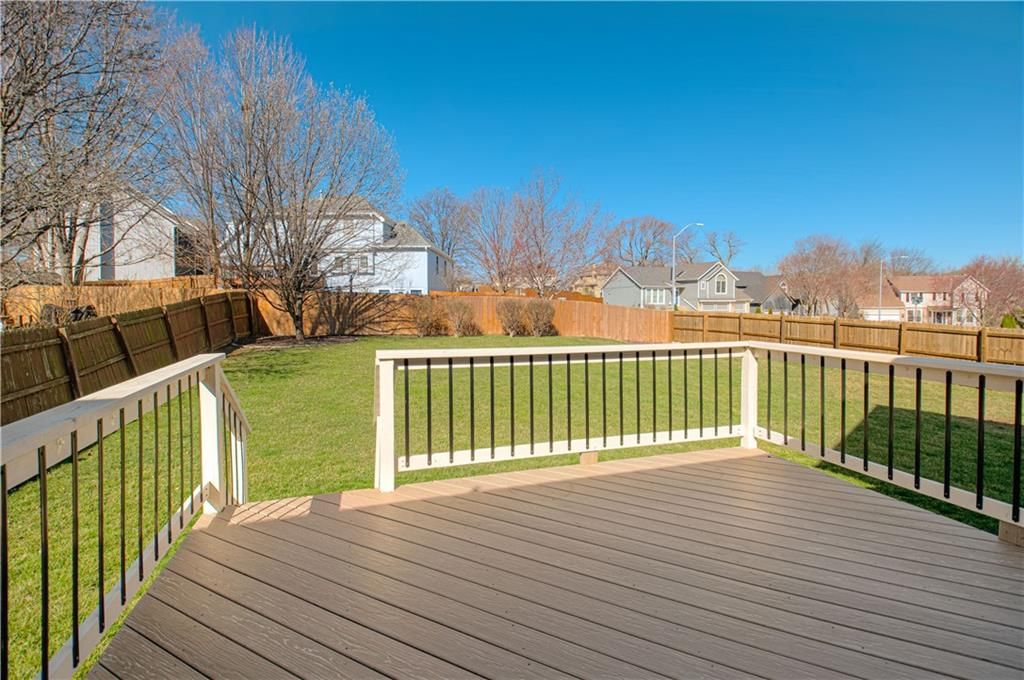 9422 N CAMPBELL Court — photo 32