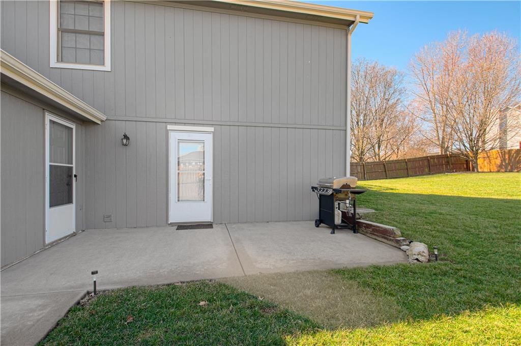 9422 N CAMPBELL Court — photo 35