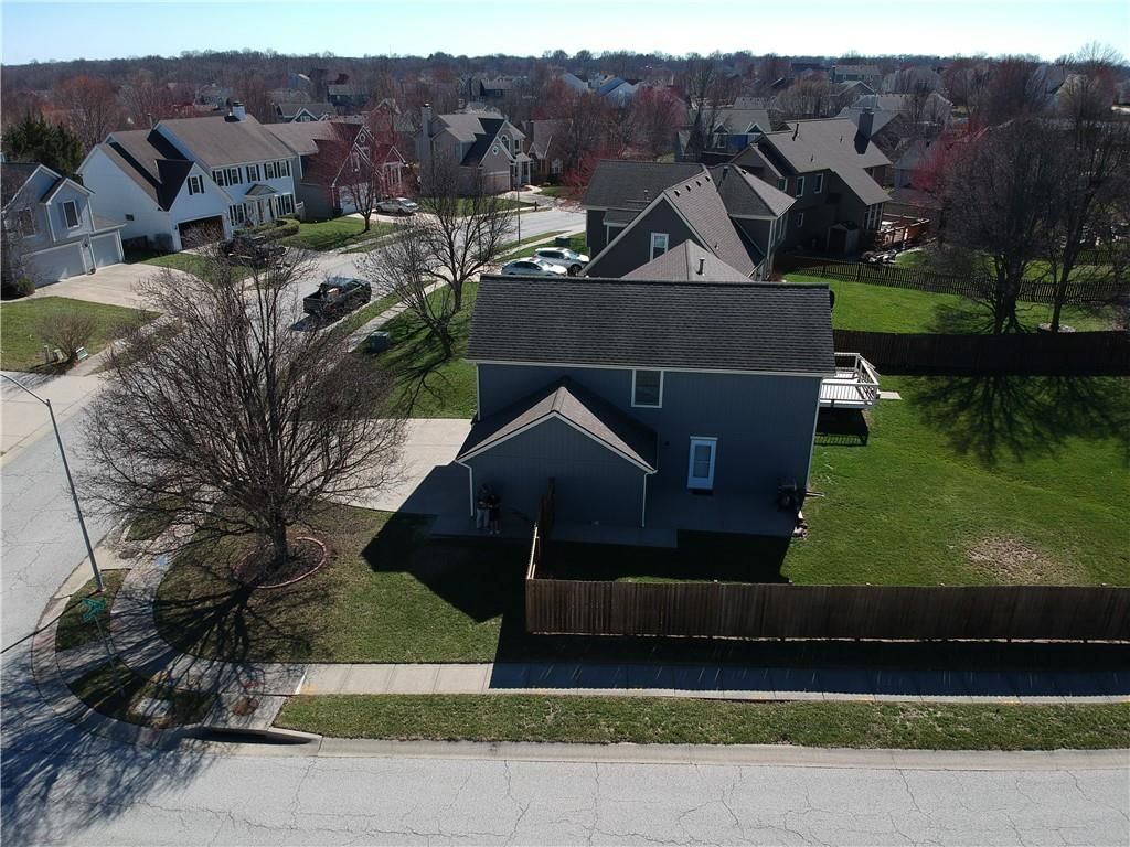 9422 N CAMPBELL Court — photo 37