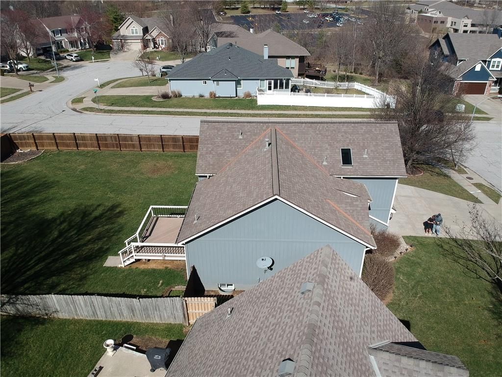 9422 N CAMPBELL Court — photo 38