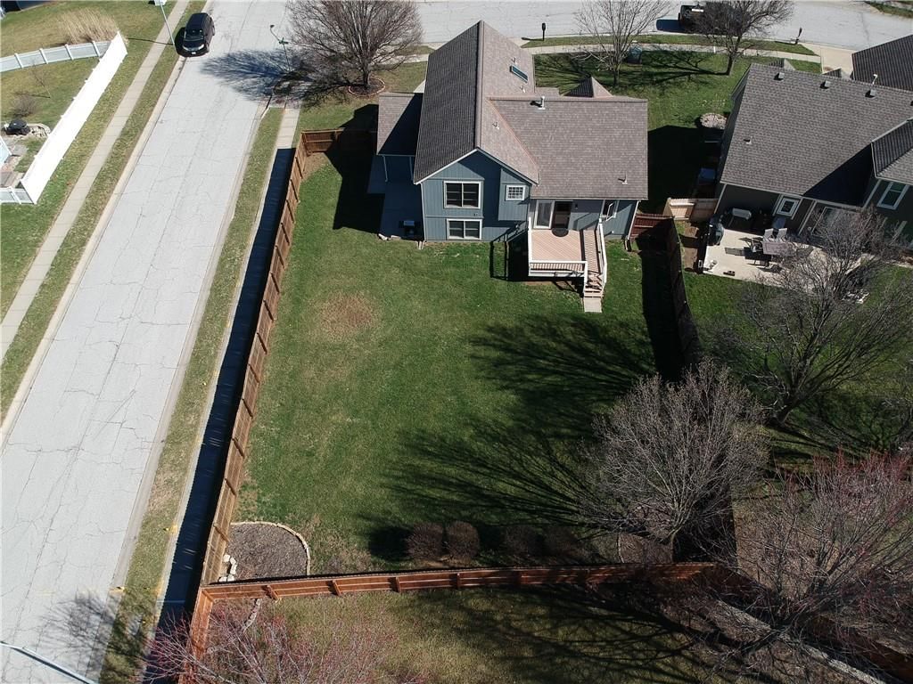 9422 N CAMPBELL Court — photo 39