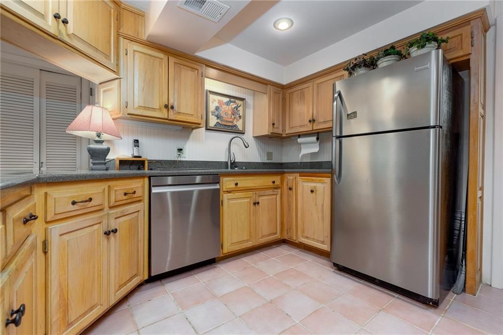 6404 N Walrond Avenue — photo 16