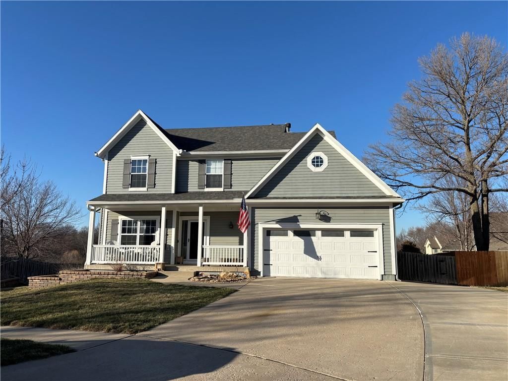908 N 2nd St Street E, Louisburg, KS