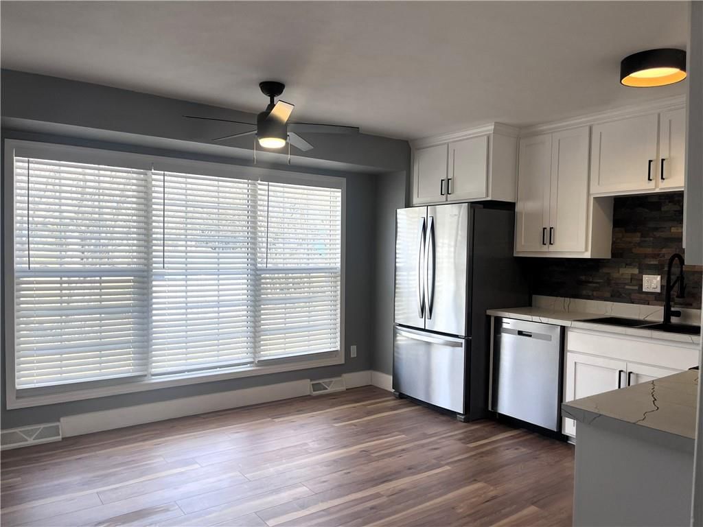 321 E Mason Street — photo 6