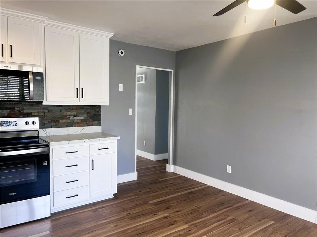 321 E Mason Street — photo 8