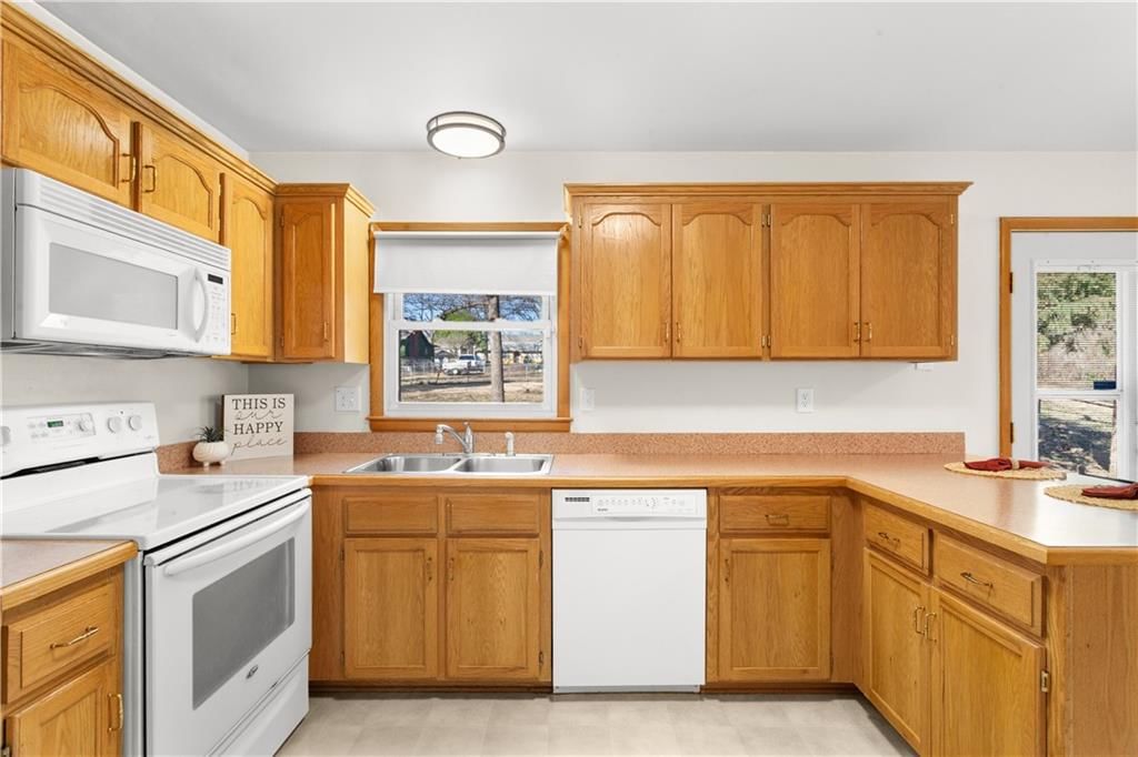 8800 Kentucky Avenue — photo 11