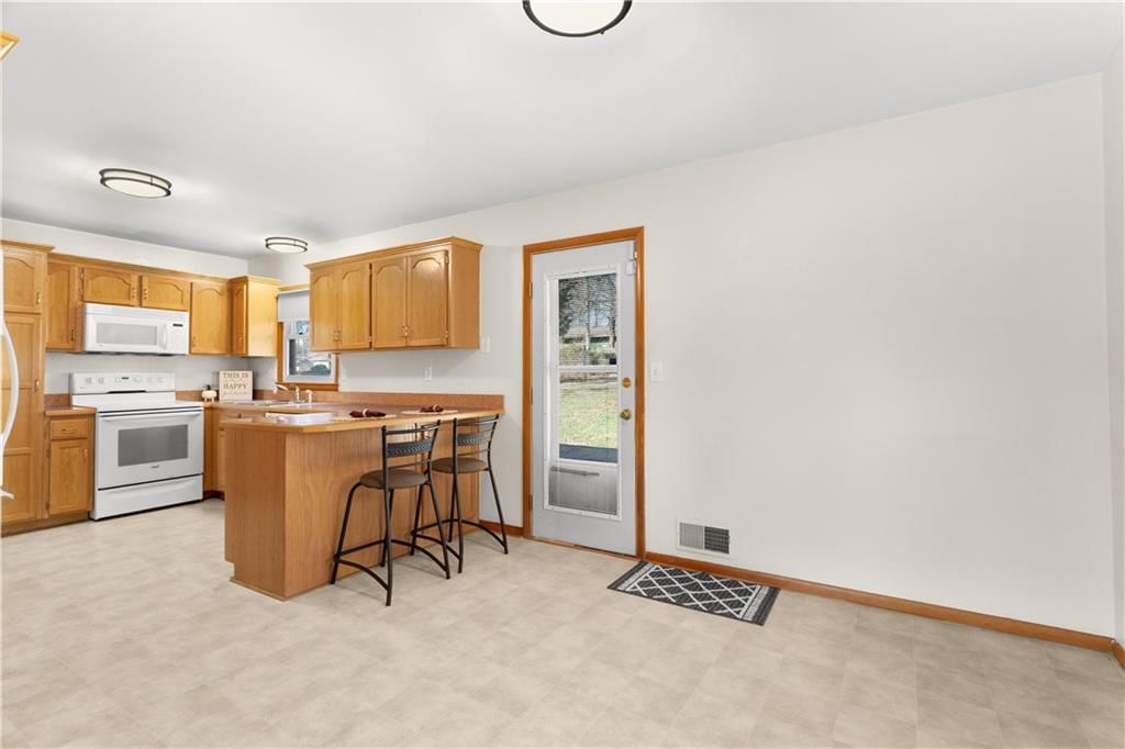 8800 Kentucky Avenue — photo 13