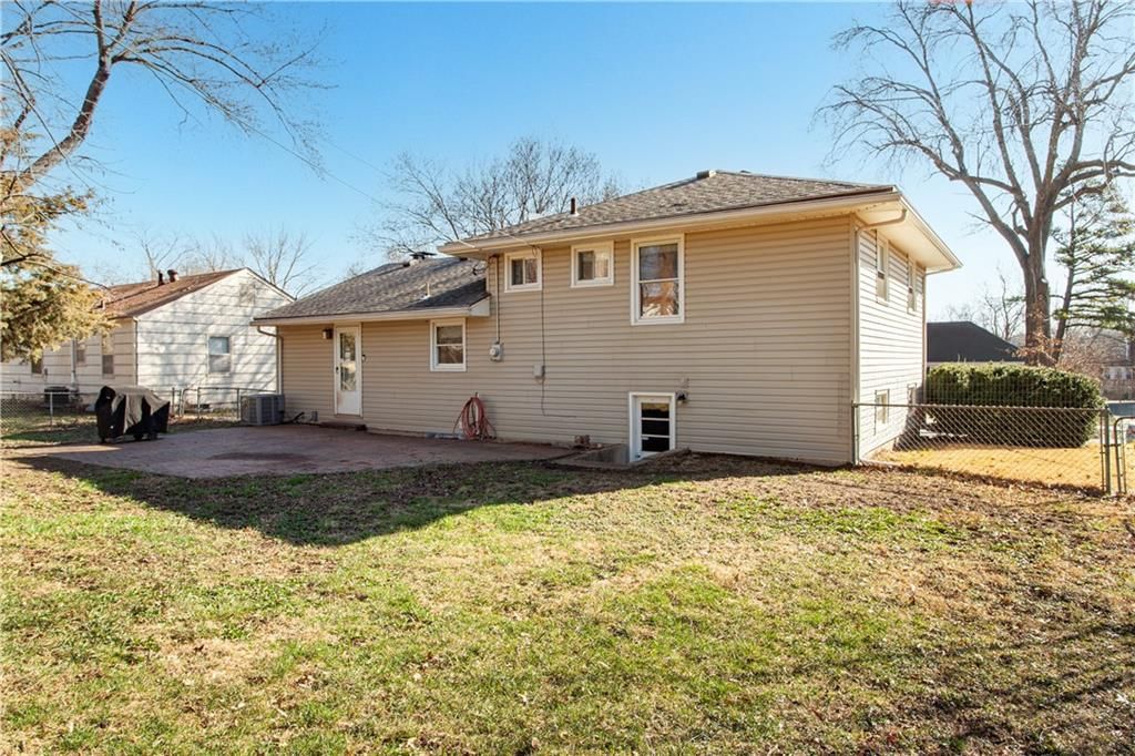 8800 Kentucky Avenue — photo 26