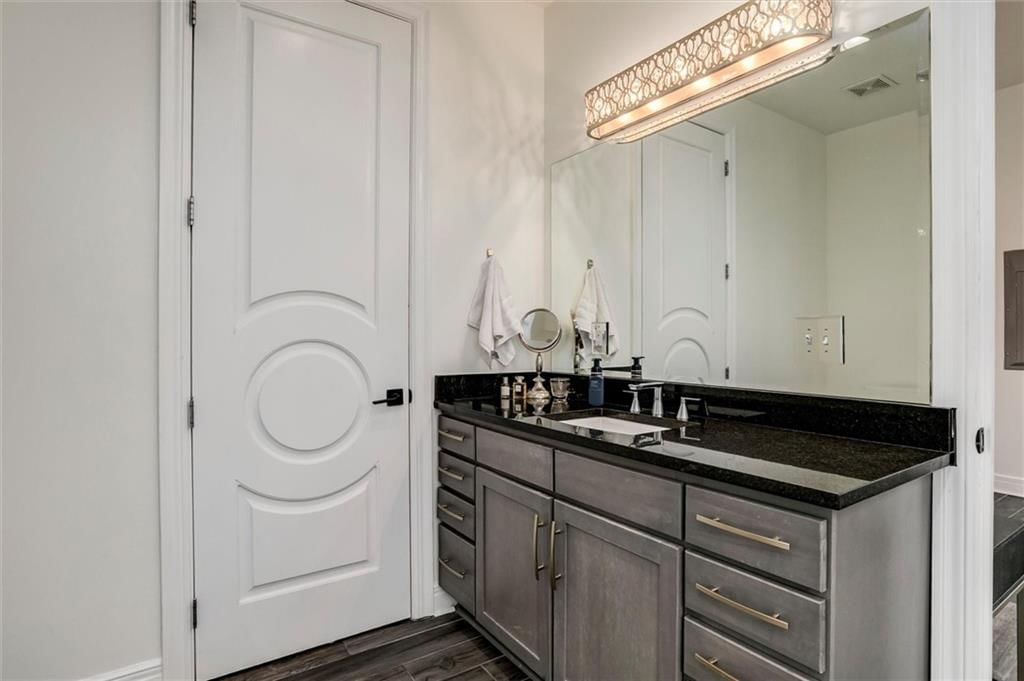 2940 Baltimore Avenue — photo 16