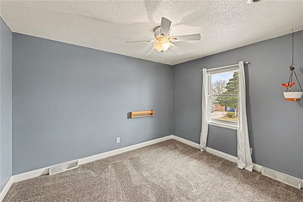 12513 Monroe Avenue — photo 20