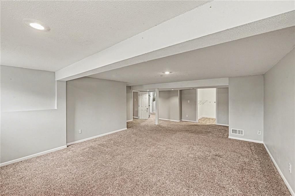 12513 Monroe Avenue — photo 23