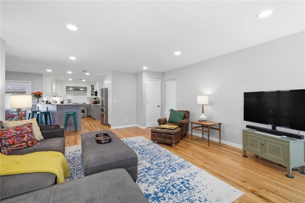 11612 W 100th Street — photo 10