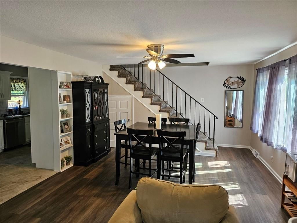 716 W Hurt Street — photo 13