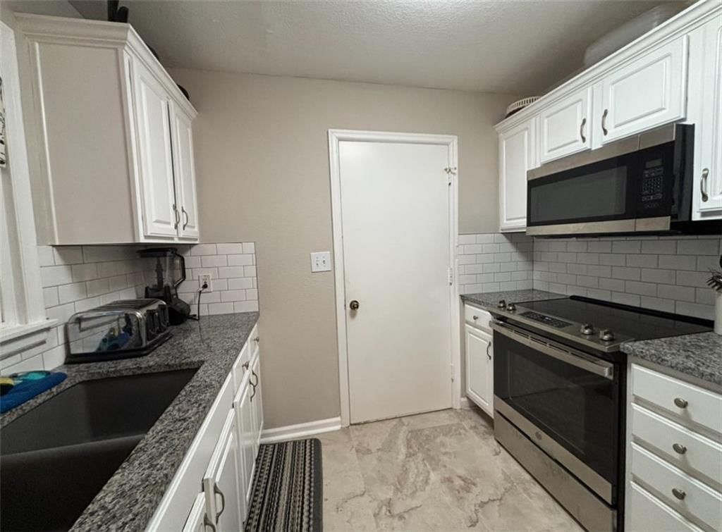 716 W Hurt Street — photo 22