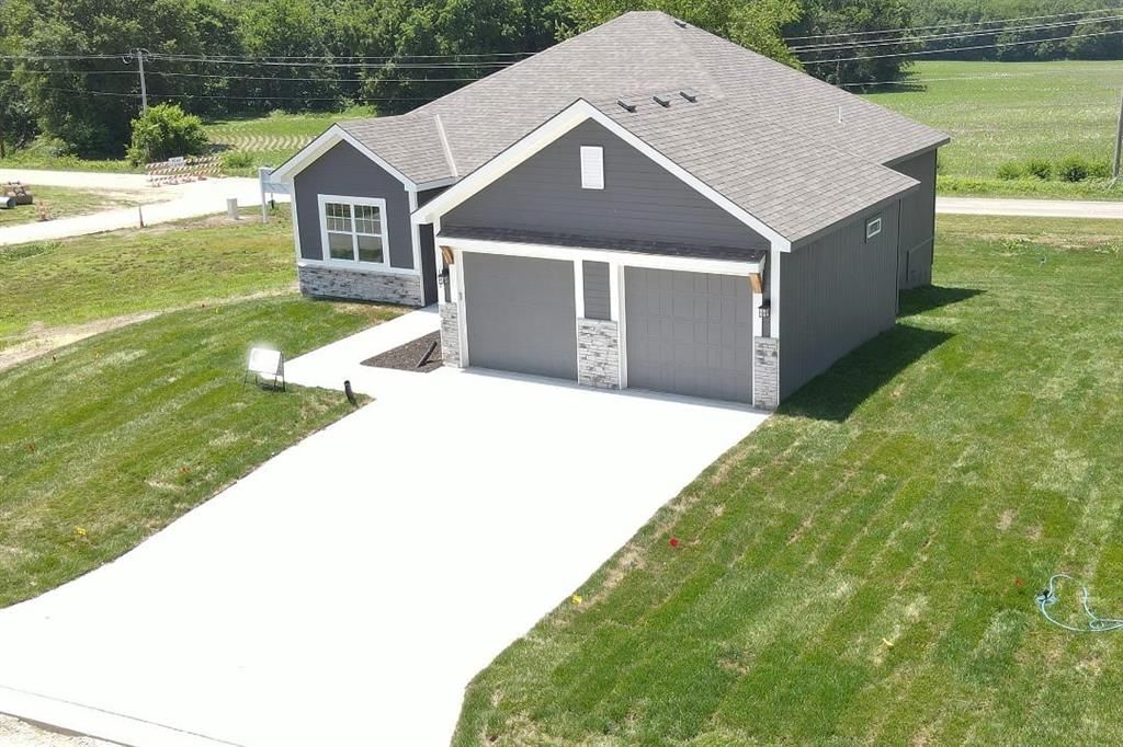 107 JOHNSON Circle — photo 2