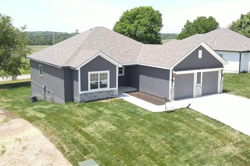 107 JOHNSON Circle — photo 3