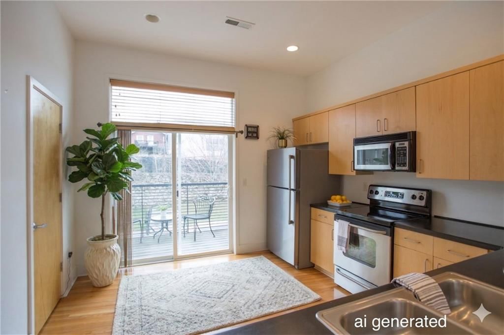 2923 Gillham Road — photo 8