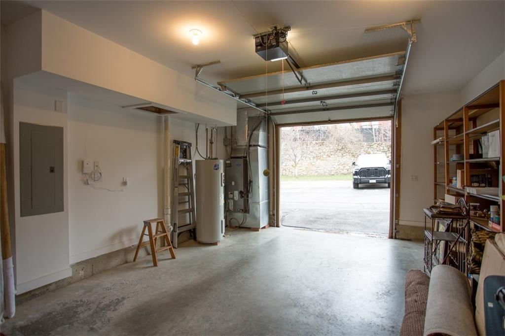 2923 Gillham Road — photo 35