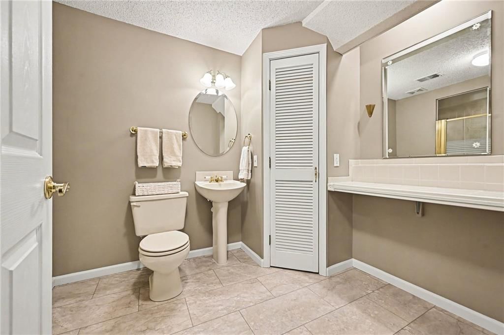 6735 NW Monticello Terrace — photo 31