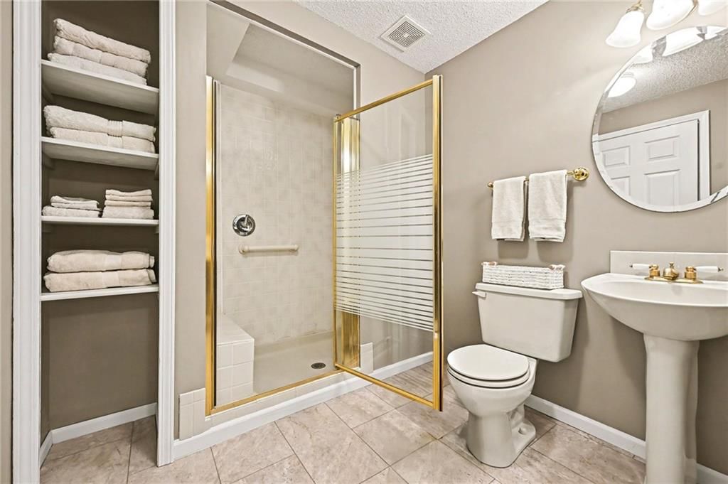 6735 NW Monticello Terrace — photo 32