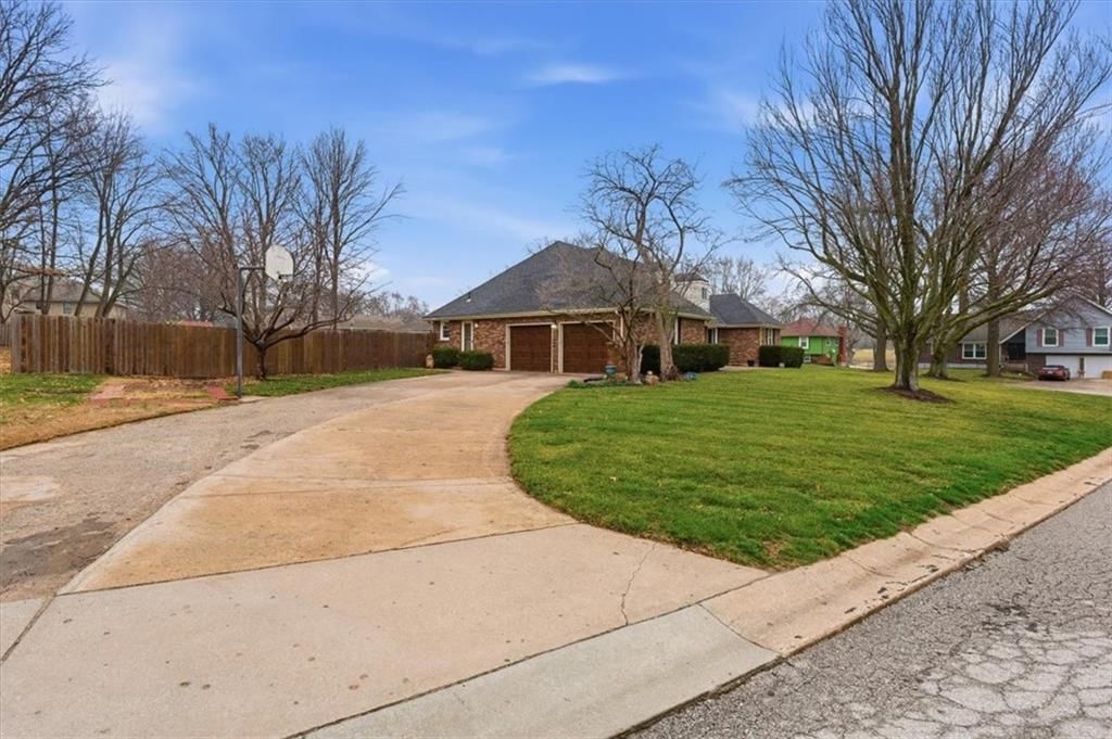 600 W Buena Vista Drive — photo 3