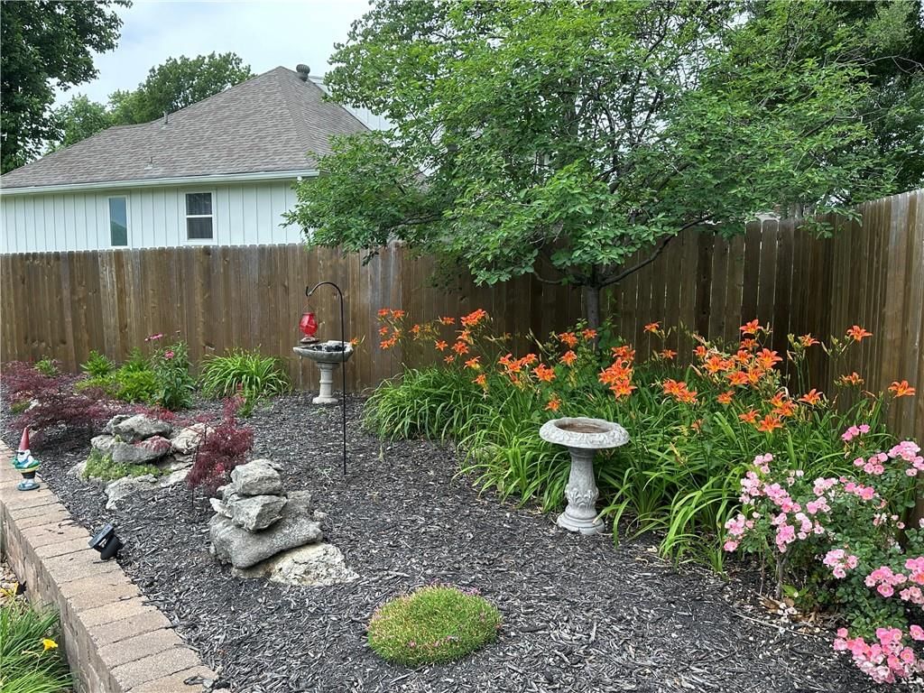600 W Buena Vista Drive — photo 8