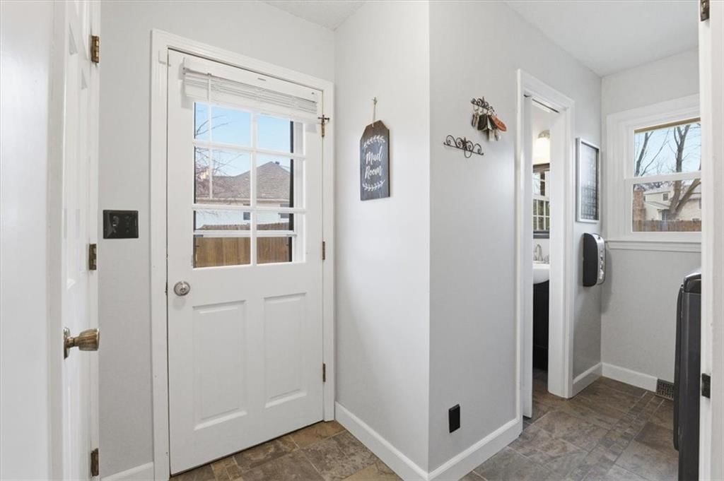 600 W Buena Vista Drive — photo 18