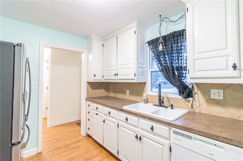 203 S Halsey Avenue — photo 6