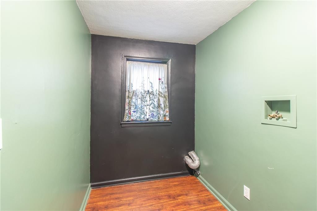 203 S Halsey Avenue — photo 8