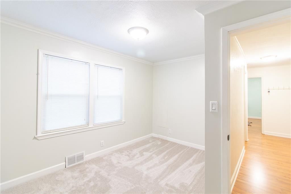 203 S Halsey Avenue — photo 10