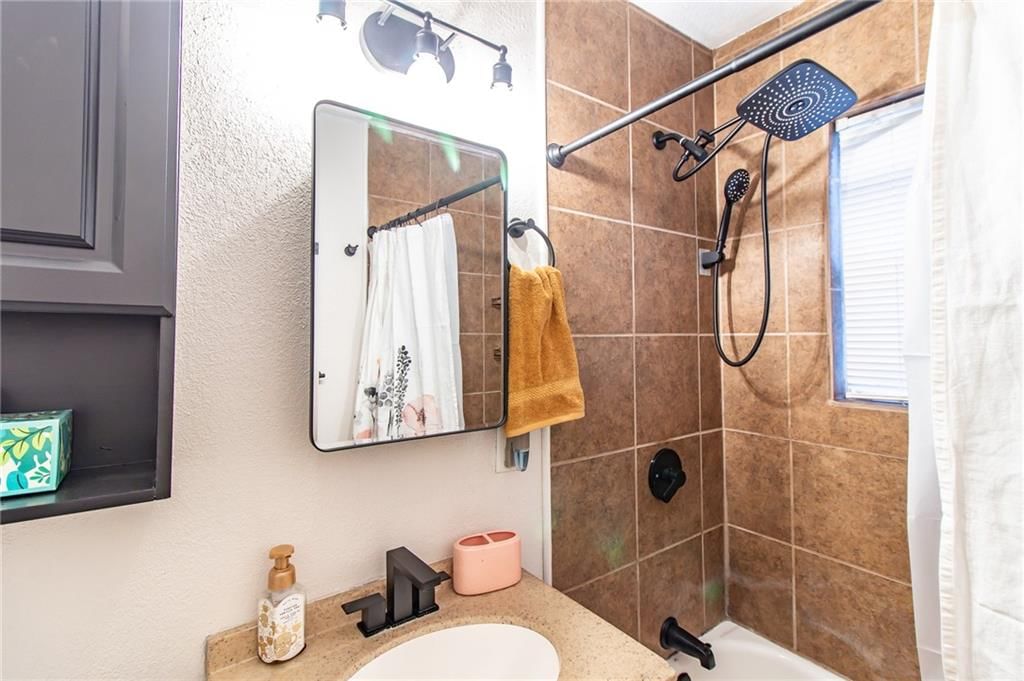 203 S Halsey Avenue — photo 15