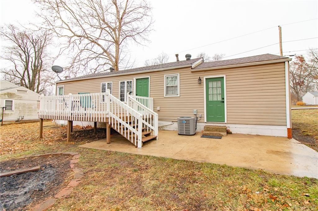 203 S Halsey Avenue — photo 16