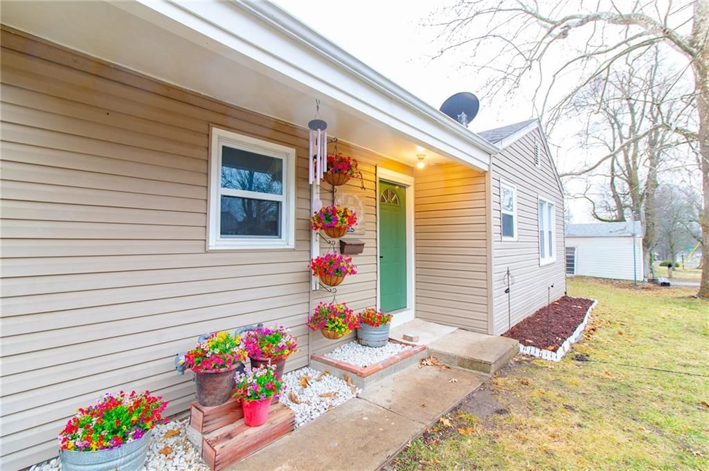 203 S Halsey Avenue — photo 22