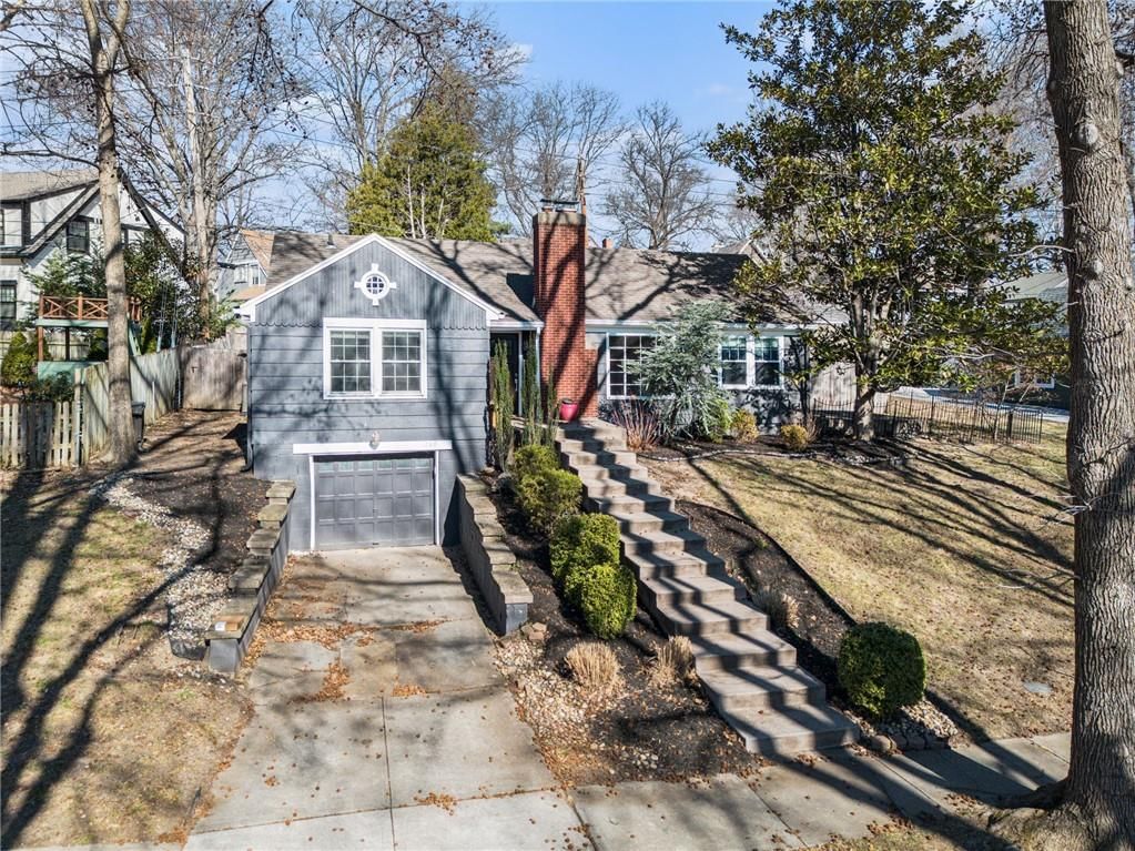 210 E Winthrope Road — photo 5